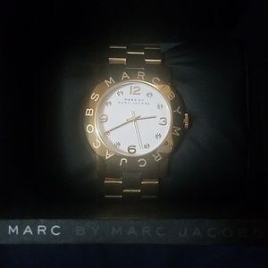 Marc by Marc Jacobs amy crystal accente gold watch